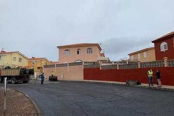  Hoya Pozuelo recibe con alegría los trabajos de reasfaltado de sus calles/TA.